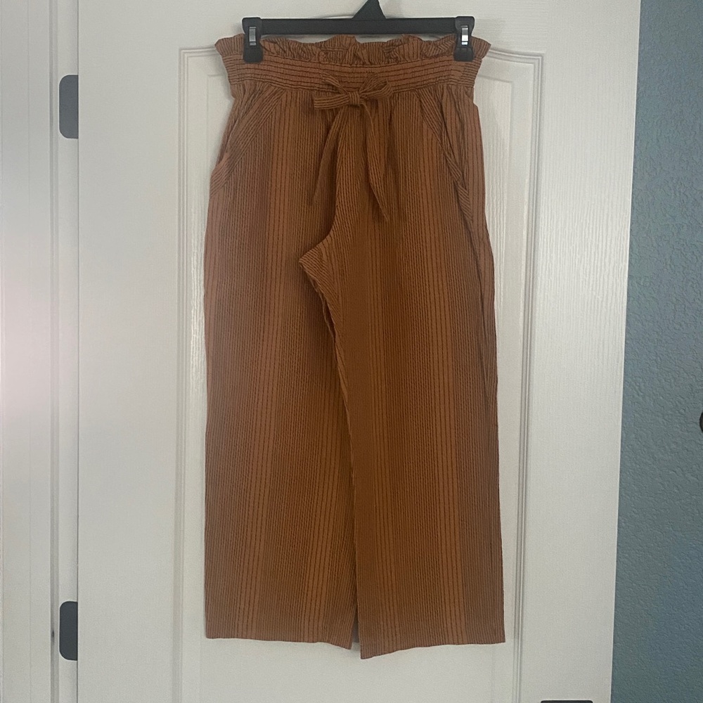 Sienna Sky Brown Capris